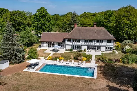 Location d'une propri&eacute;t&eacute; de Luxe proche de Paris | ChicVillas