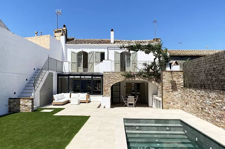 Ambiance Village - Location villa de luxe - Catalogne - ChicVillas - 2